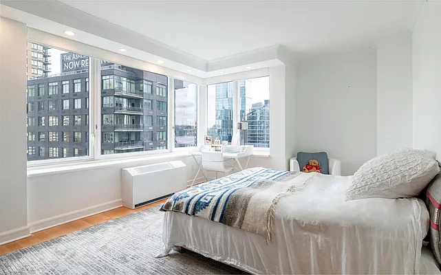 Rented by BLU Real Estate | media 10