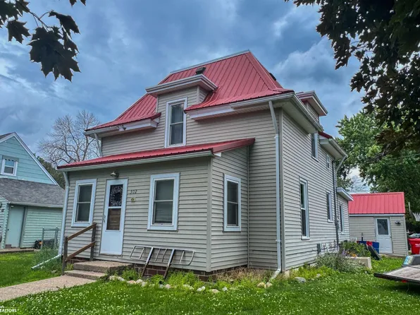 302 Park St, Sheffield, IA 50475