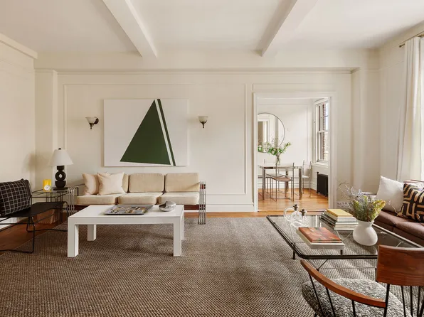 30 5th Avenue image 1 of 12