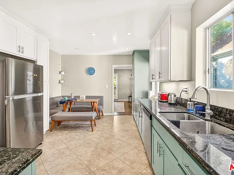 9928 Robbins Dr — Photo 20