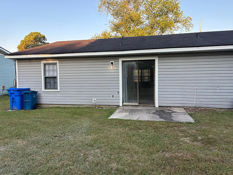 1309 Ireland Dr — Photo 15