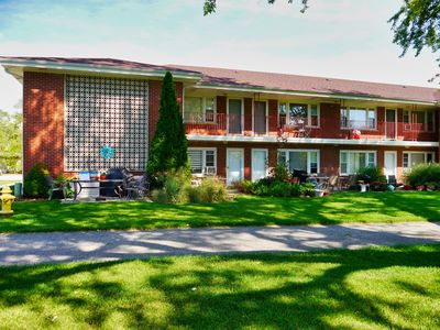 1107 Holiday Ln APT 11, Des Plaines, IL, 60016