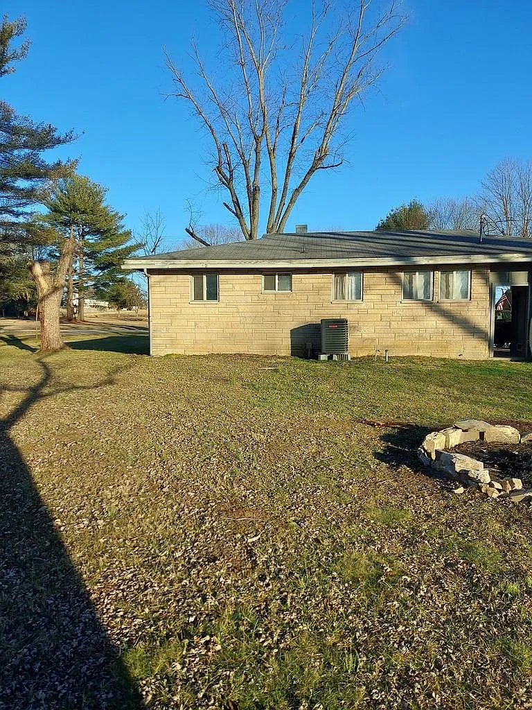 rear of house, carport is on far right - 609 Parks Addition Rd