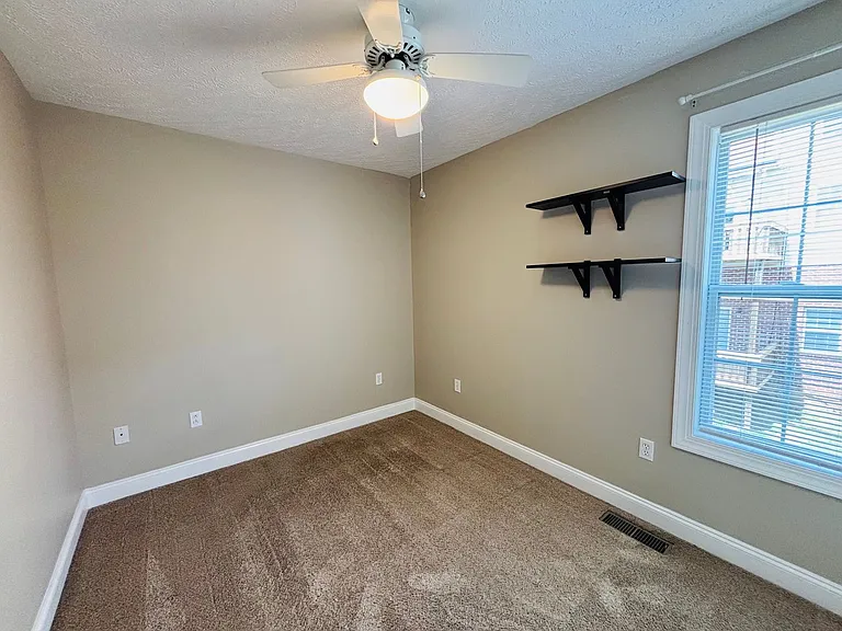 365 Silver Leaf Dr — Photo 8
