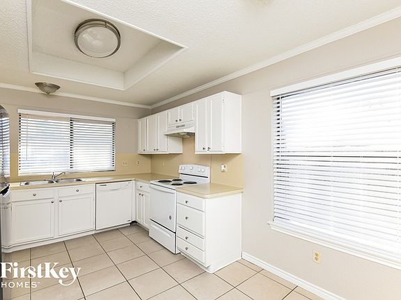 4th image of 2649 Hamilton Dr