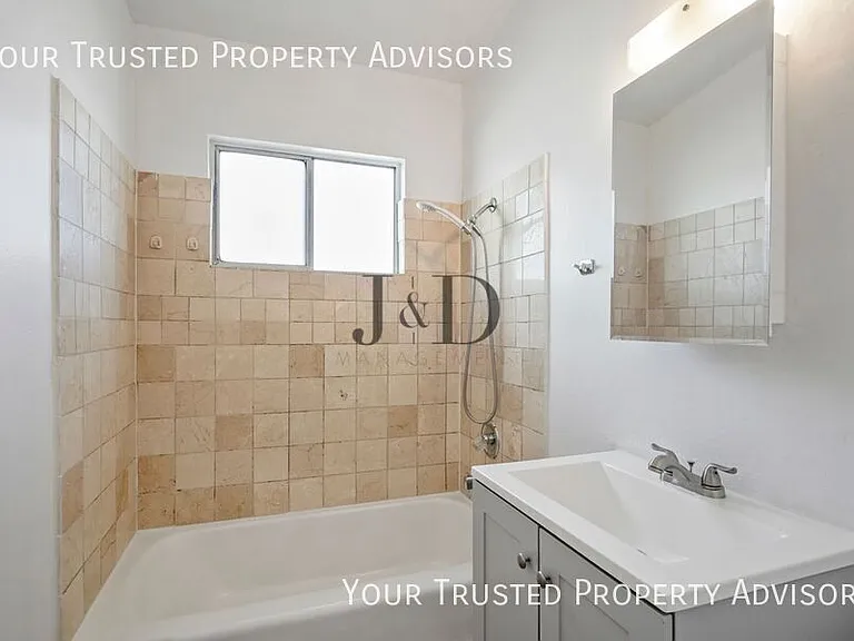 47TH824 — Photo 10