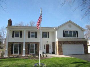 26W564 Jewell Rd, Winfield, IL 60190