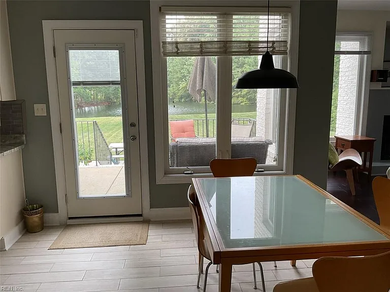 Eat-in area