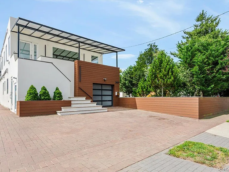 2105 Bay Blvd — Photo 29