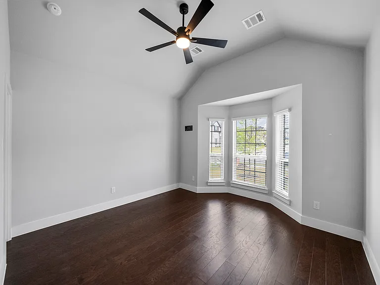 925 Baybrook Ln — Photo 18