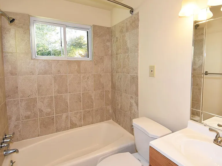 309A E Howell Ave — Photo 8