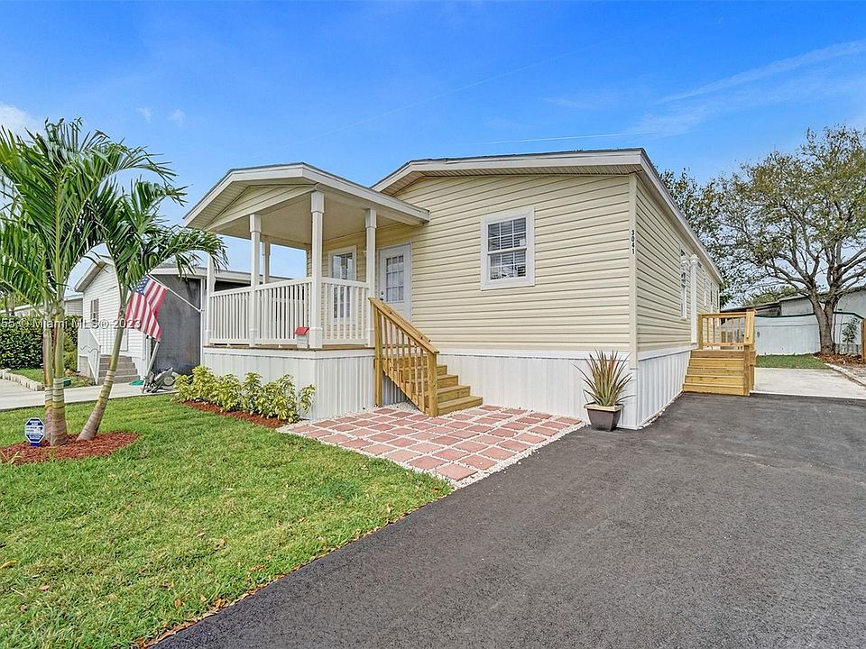 1st image of 3041 Cove Dr