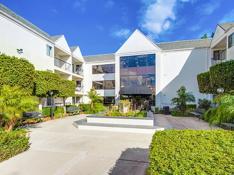 Casa Pacifica Senior Apartment Homes — Photo 5