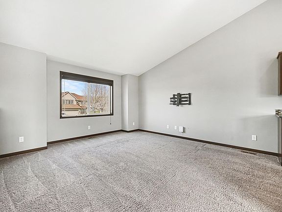 5th image of 19087 Ivanhoe Dr NW