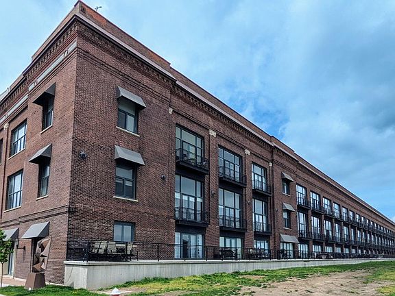 4th image of 401 W Shoreline Dr Unit 116