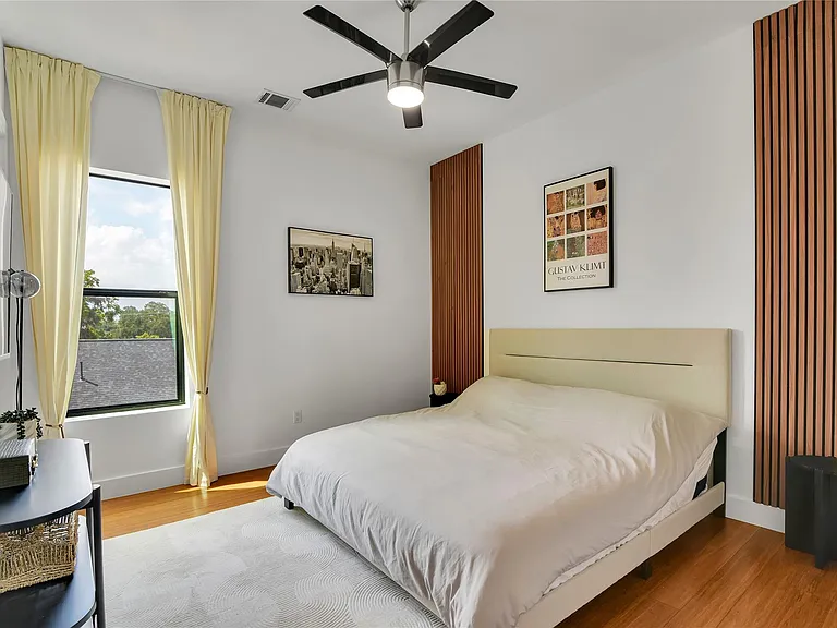 1411 Hickory St — Photo 9