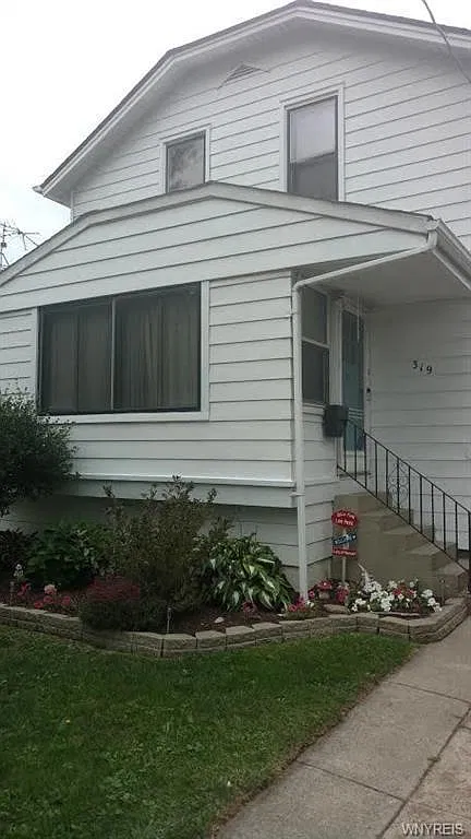 3 bed, 1286 sqft, $2,200 — Photo 1
