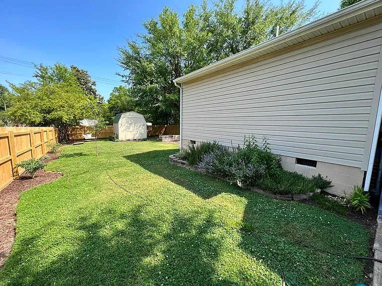 1819 Ingram Ave — Photo 21