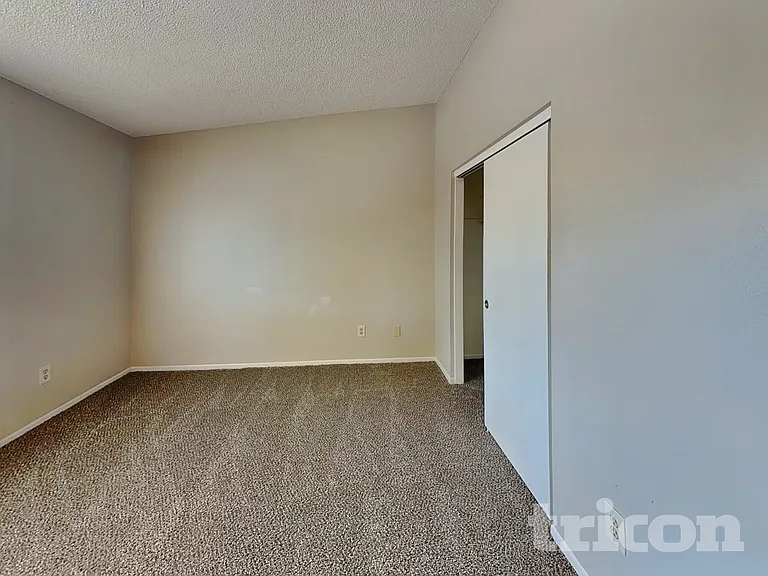 2020 Burnside Dr — Photo 8