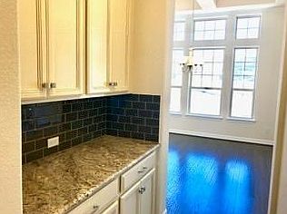 4th image of 1400 Alton Dr