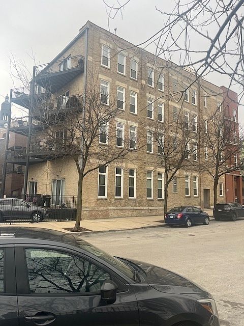 2nd image of 1359 N Noble St #401