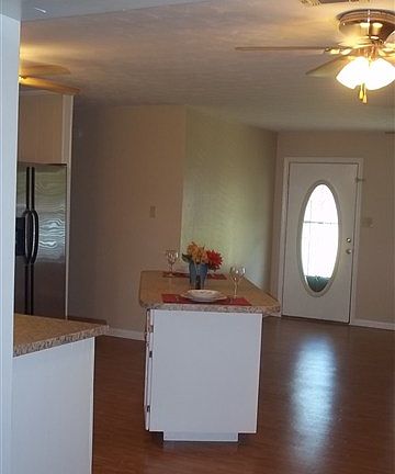 4th image of 155 Benny Ave
