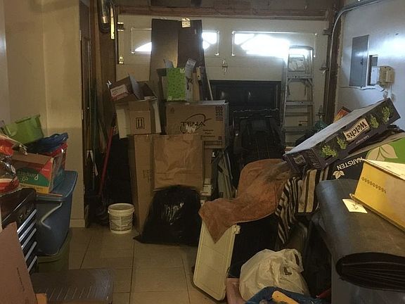 3rd image of 4567 Carpenter Ave