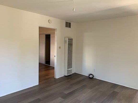 3rd image of 376 Park Way