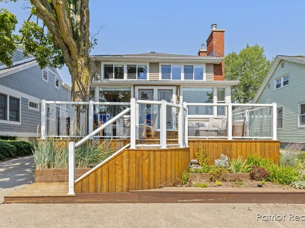 16631 Lakeview St, Spring Lake, MI 49456