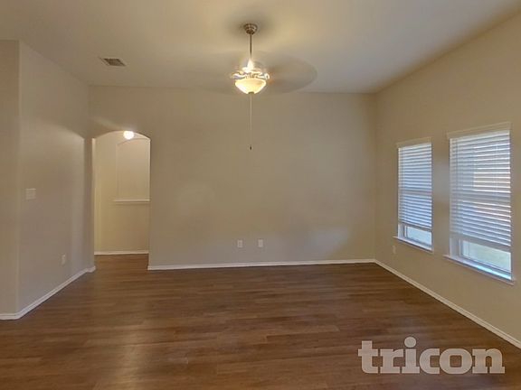 3rd image of 14440 Jaycee Ln
