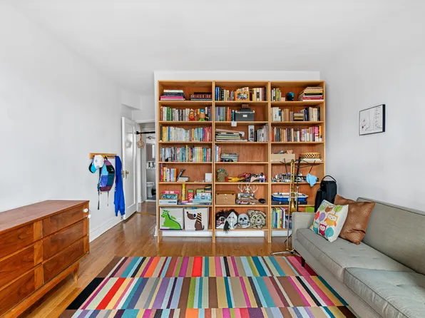 1825 Foster Avenue image 10 of 13