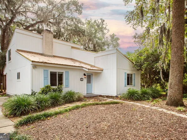 241 Satilla Dr, Brunswick, GA 31523