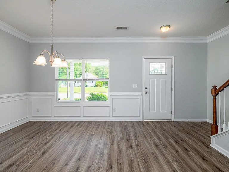 1311 Sunset Dr — Photo 6