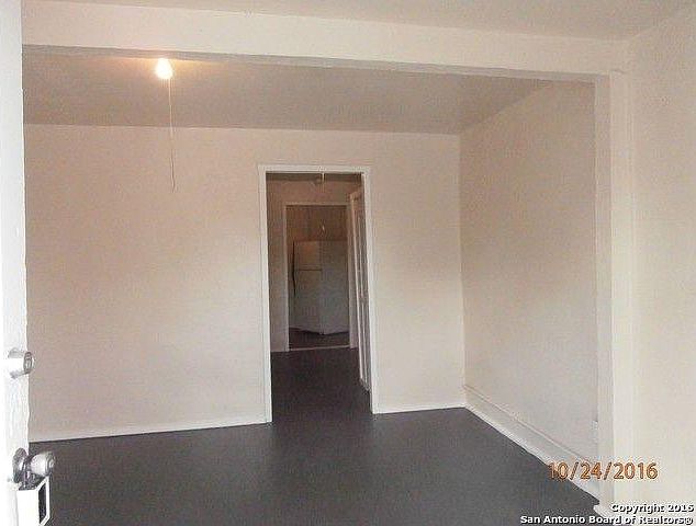 1st image of 543 Gladstone #5411