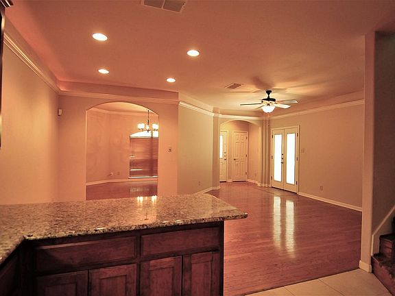 5th image of 444 Herff St