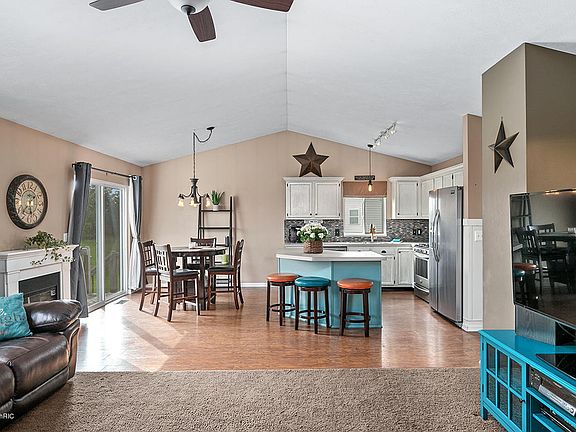 3rd image of 8966 Little Bass Ln