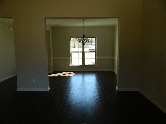 5th image of 691 Rolling Rock Dr