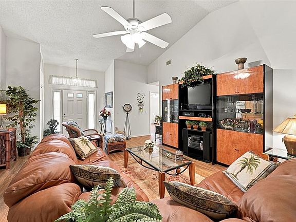 5th image of 1202 WOLFORD DRIVE