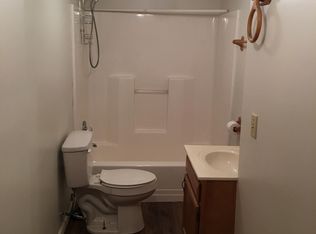 72 Dixie Ln APT 102, Parkersburg, WV 26104