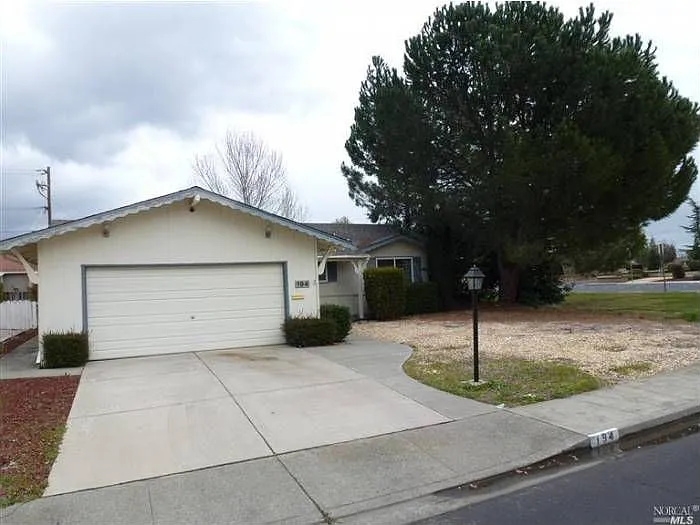 194 Carlsbad Cir photo 1