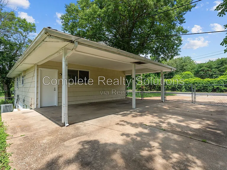 5661 Bermuda Dr — Photo 3