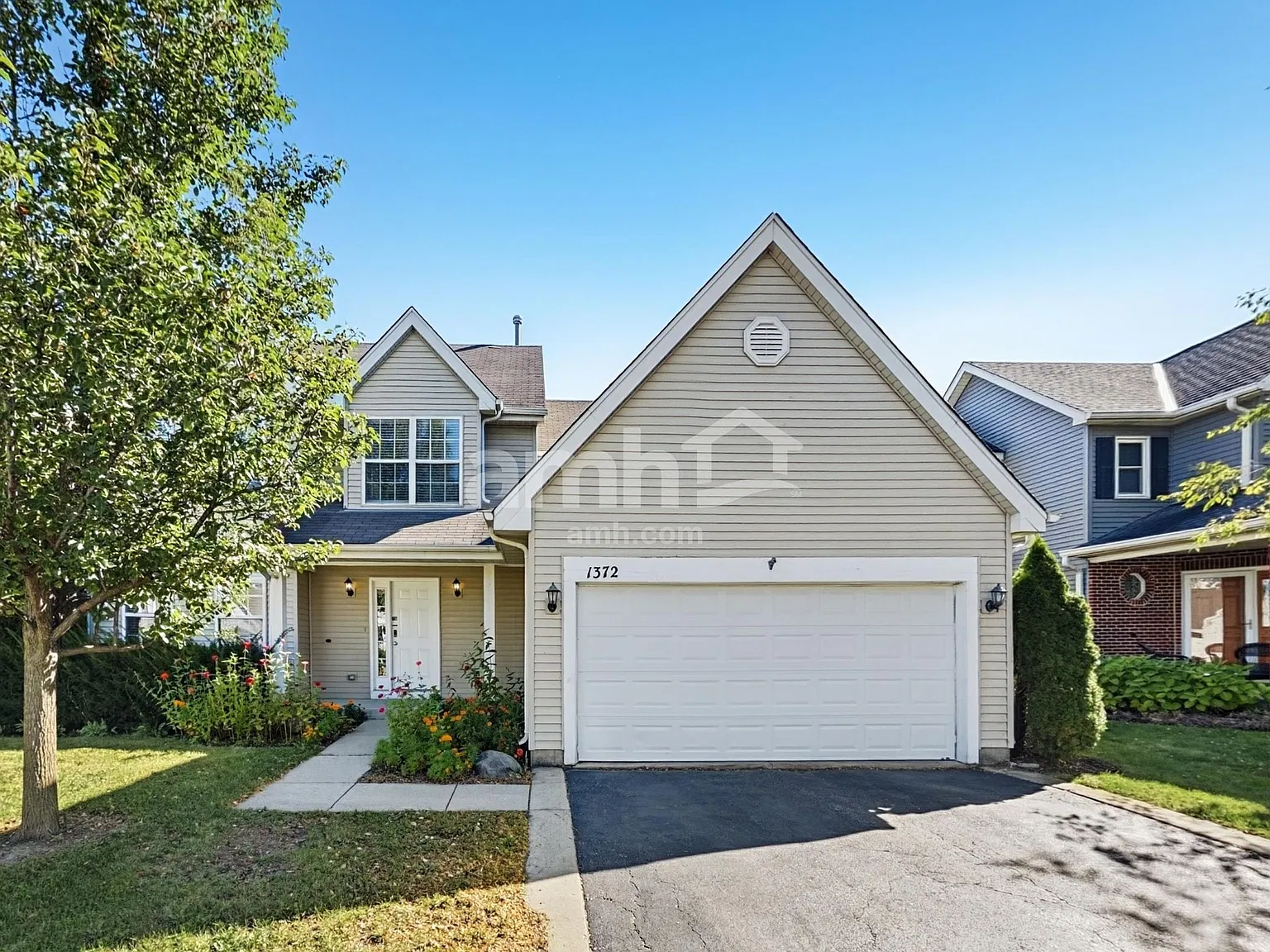 4 bed, 2.5 bath, 2122 sqft, $3,195 — Photo 1