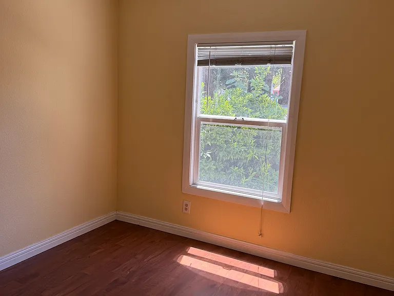 274B Athol Ave — Photo 15