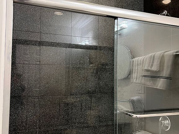 5th image of 334 E 59th St #1