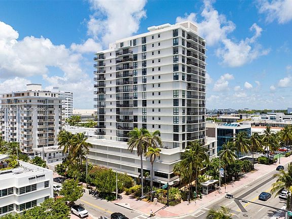 4th image of 1800 Collins Ave APT 19G