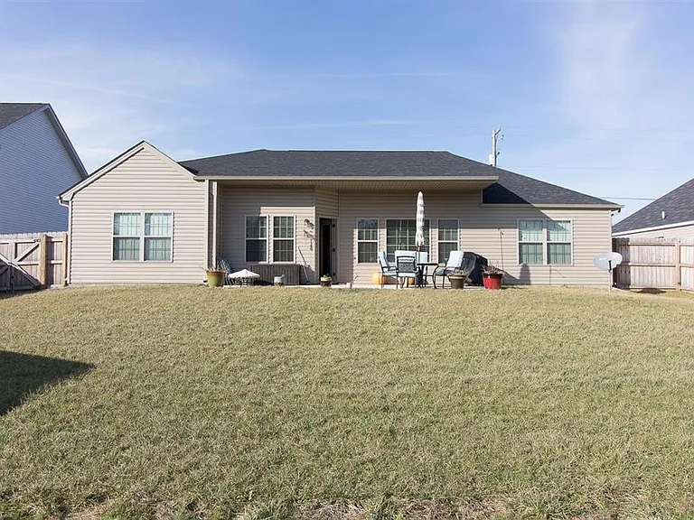 142 Shirley Blvd — Photo 31