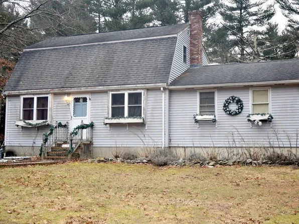 61 Seekell St, Taunton, MA 02780