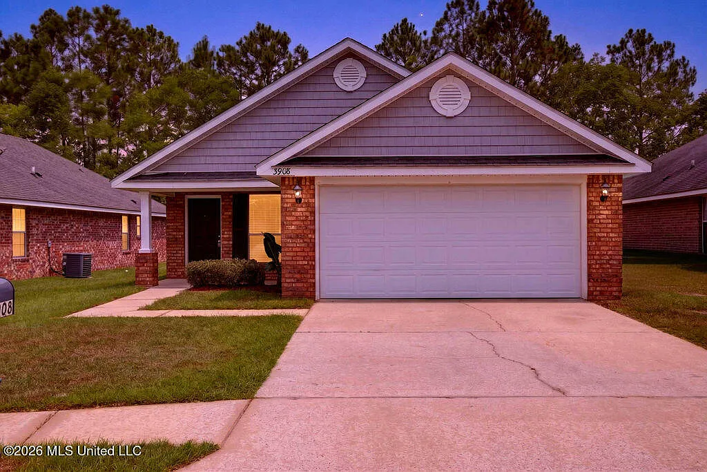3 bed, 2.0 bath, 1713 sqft, $1,995 — Photo 2