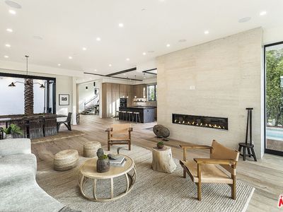 8566 Colgate Ave, Los Angeles, CA, 90048