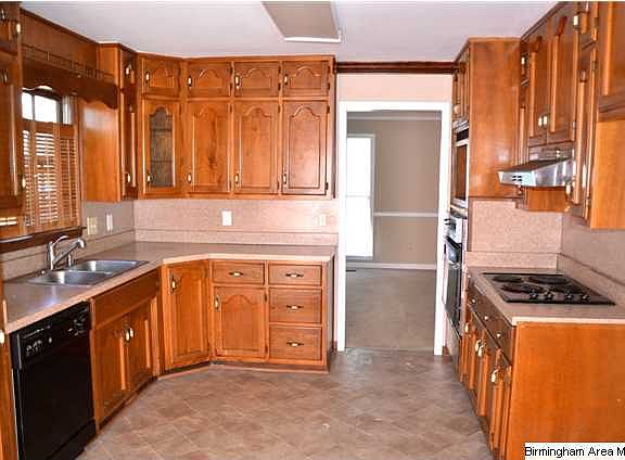 5th image of 1017 Parkwood Cir
